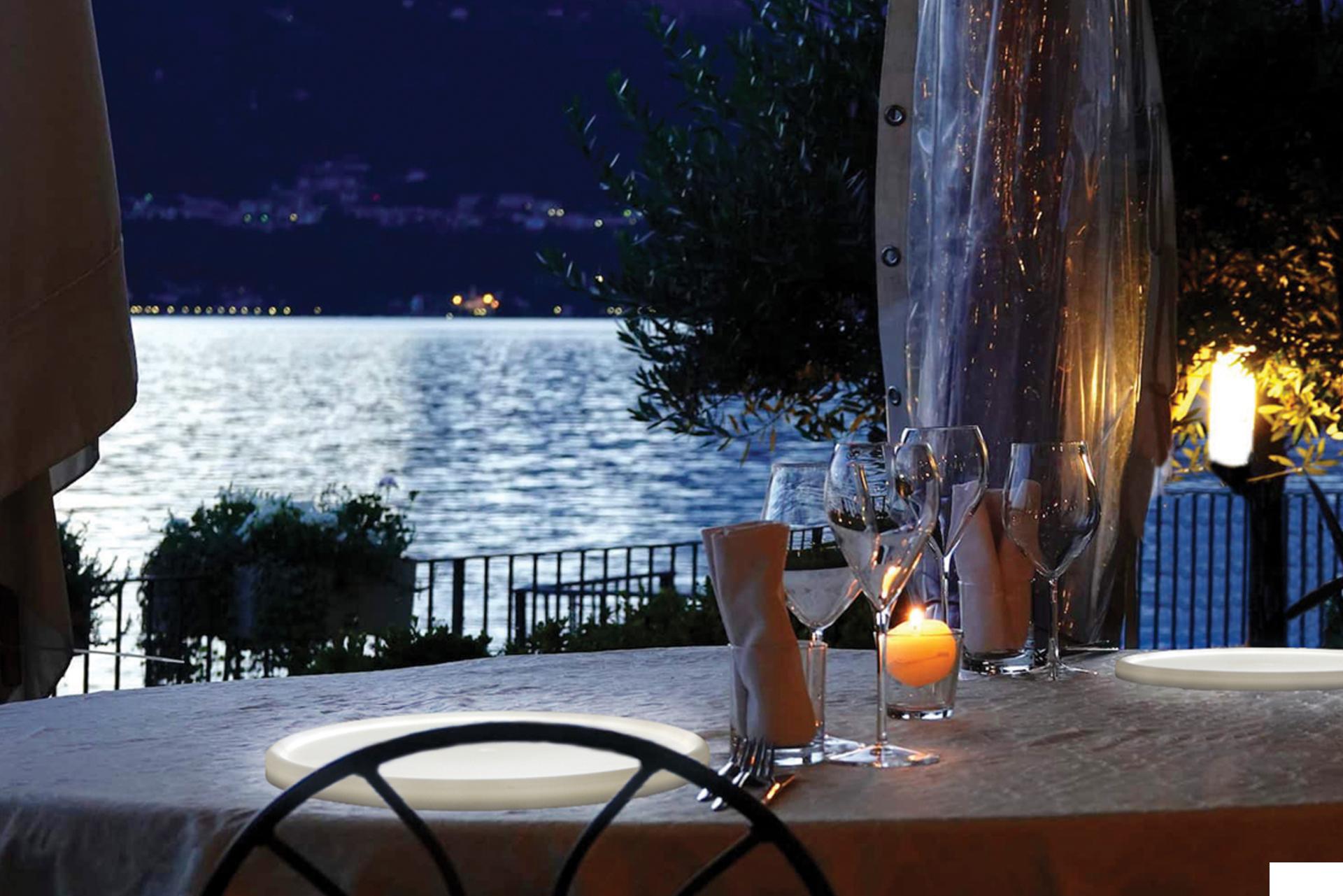 Import Tavola Professional Moon Sottopiatto Vassoio Luminoso Ø32 cm Bianco In Policarbonato Con LED Ricaricabile 7